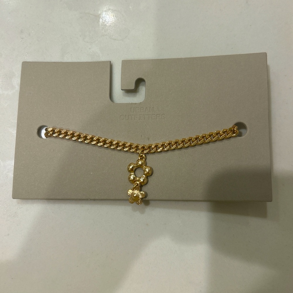 Urban outfitters gold necklace 
New 
Beautiful